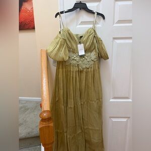 Elegant Gold Midi Dress – Size L (New with Tags)